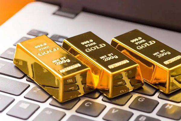 黄金价格暴涨，通胀卷土重来，美联储政策转向，市场拐点将至？