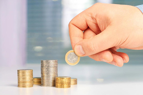 黄金价格两个月暴涨25%，现在是入场的好时机吗？