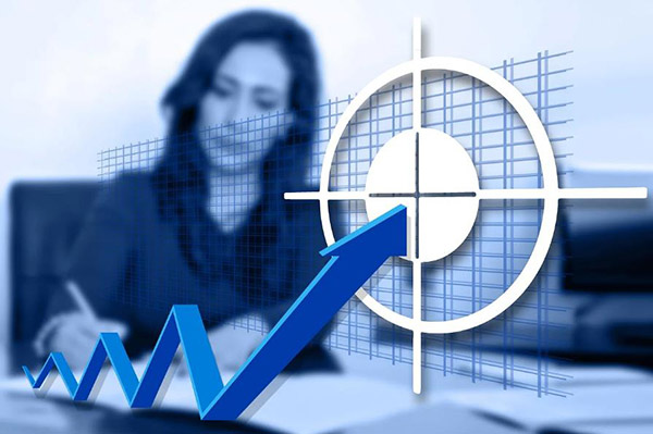 美元指数强势突破100，黄金多空博弈加剧，未来走势如何演绎